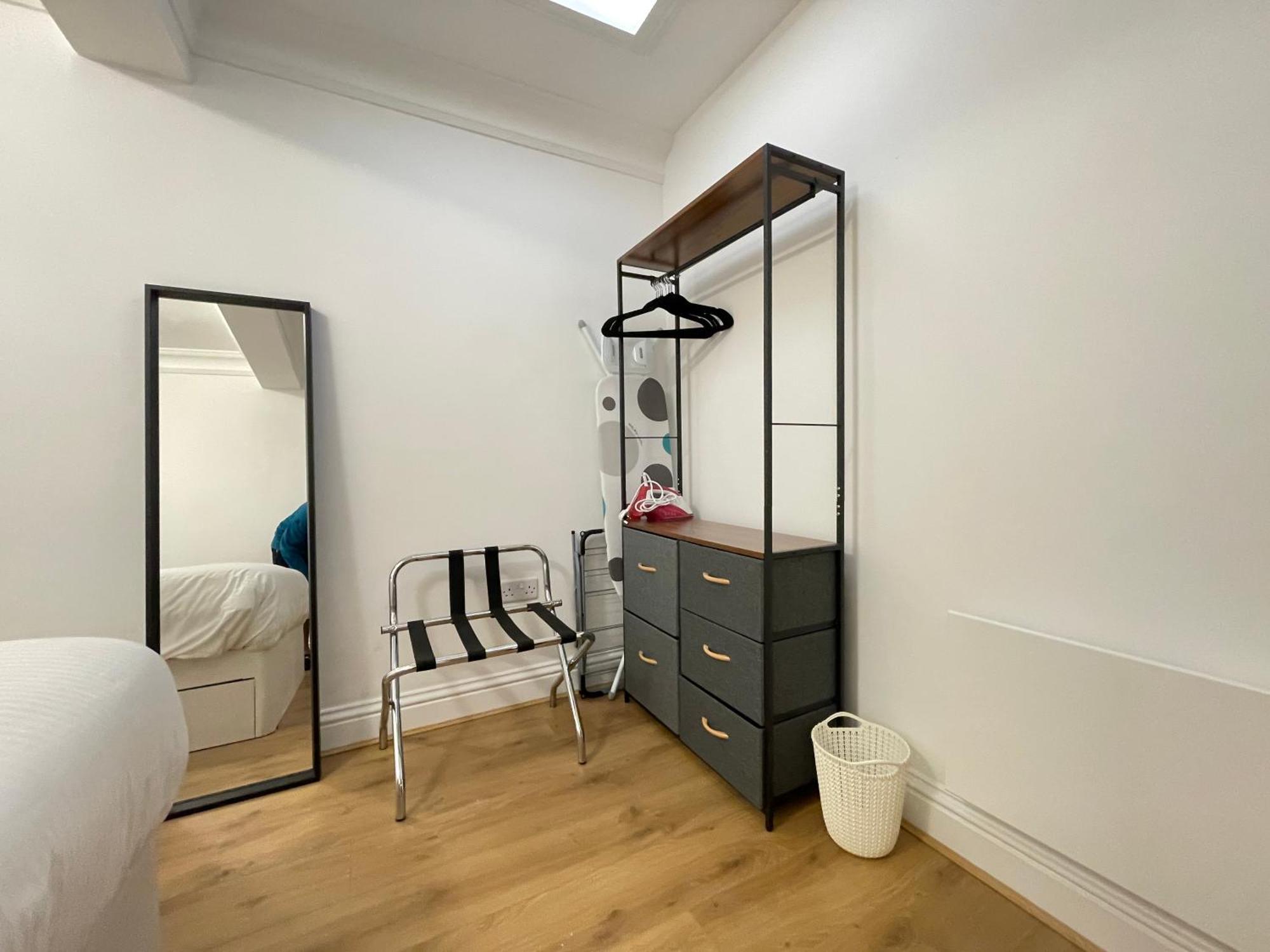 Private 2 Bed Guest House - Van Parking, M25 & A1 Connections Potters Bar Exterior photo